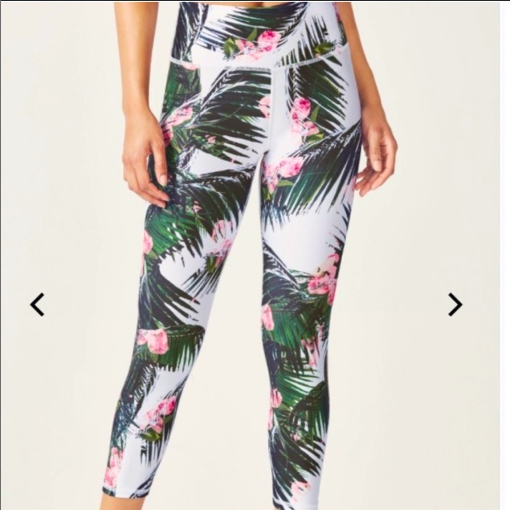 Fabletics (M) High Rise Powerhold 7/8 leggings in Tropical Print GUC